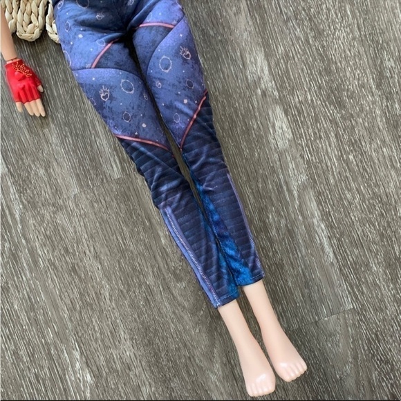 Disney The Descendants Evie 28” doll. LARGE DOLL - Picture 4 of 11